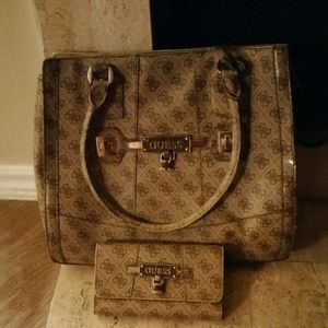 BROWN GUESS TOTE W MATCHING WALLET