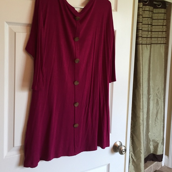 Sold! Magenta tunic with buttons on back - Picture 2 of 2