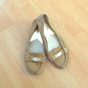 Micheal kors slip ons in camel with gold accents