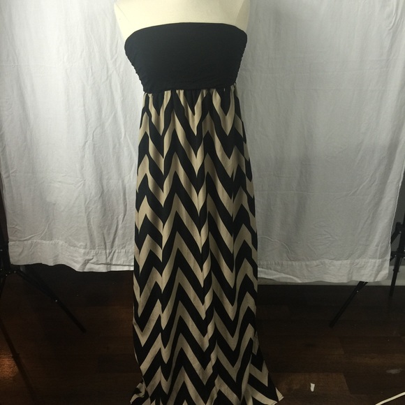 Forever 21 Dresses & Skirts - Forever 21 Chevron Strapless Maxi Dress
