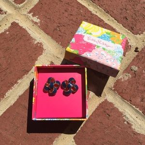 New Never worn Lilly earrings
