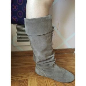 Suede slouchy boot