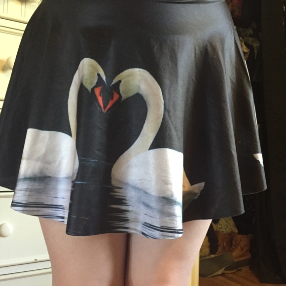 Swan print fit and flare skirt - Picture 2 of 2