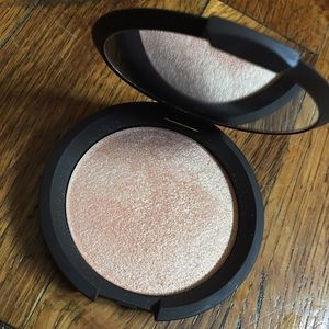 BECCA x JACLYN HILL CHAMPAGNE POP HIGHLIGHTER