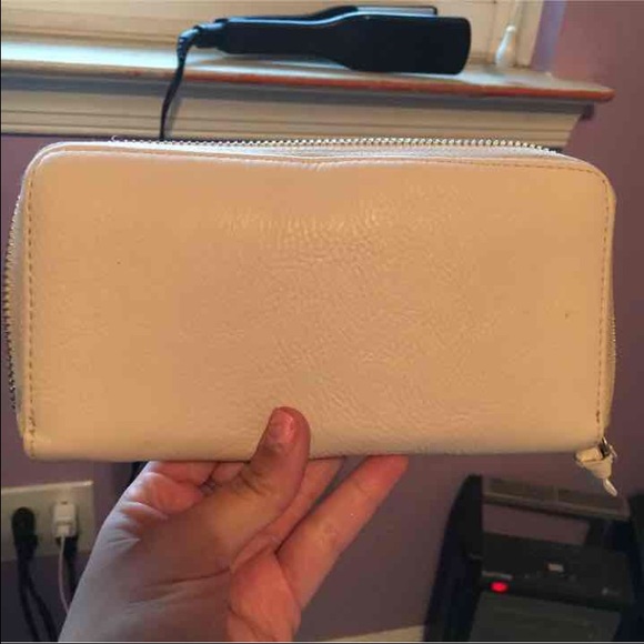 Forever 21 wallet