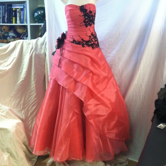 Sweet 16 dress size 0