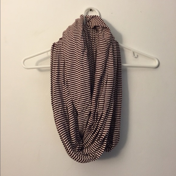 Brandy Melville Infinity Scarf