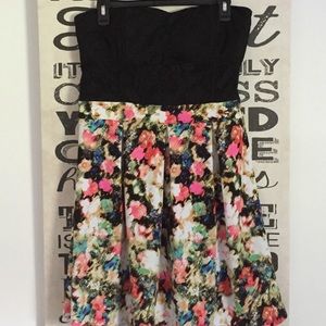 ‼️ FIRM ‼️ strapless floral dress