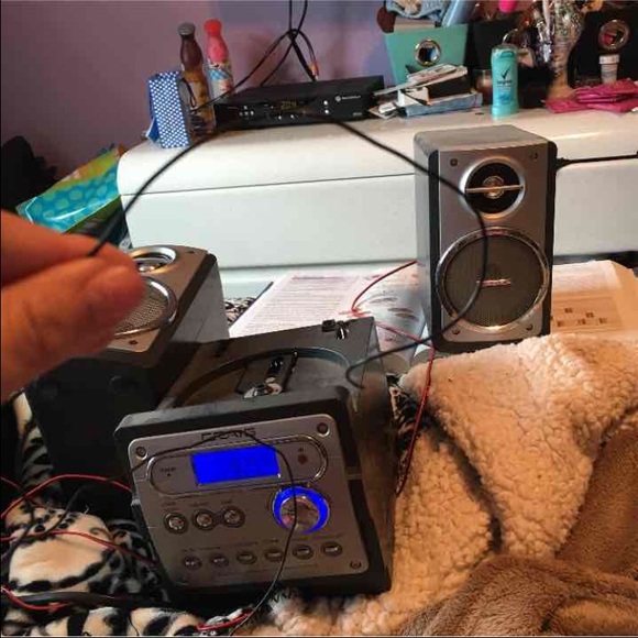 Stereo system - Picture 3 of 3