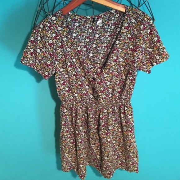 Floral H&M dress with buttons. EUC, sz 8-12