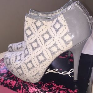 Qupid platform bootie