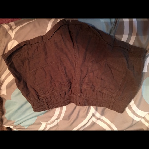 Olive green size 11 shorts - Picture 4 of 4