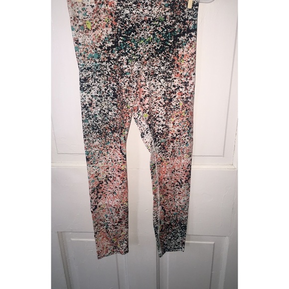 Nike cropped paint splatter leggings size small