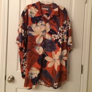 Men's Hawaiian Tommy Bahamas dress shirt🌴