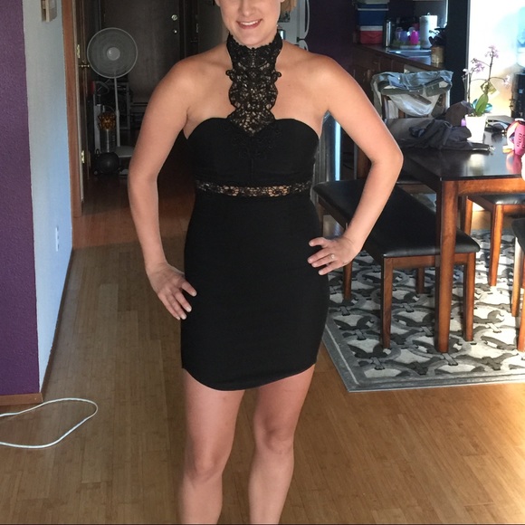 Party dress! - Picture 3 of 4