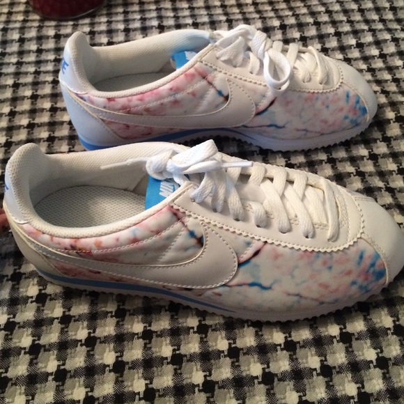 BNWOT - Nike Cortez- Spring edition! Size 7