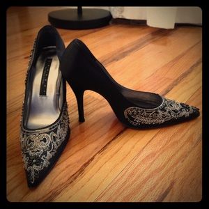 Gorgeous navy jeweled pumps