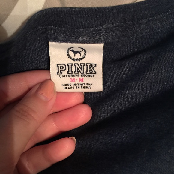 Victoria's Secret v neck top - Picture 3 of 3