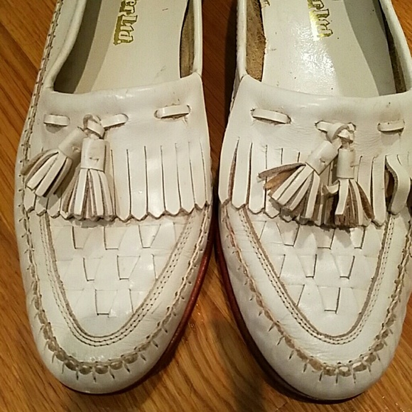 VINTAGE WHITE LEATHER TASSEL LOAFERS - Picture 2 of 4