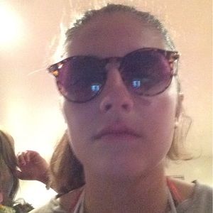 Meet your Posher, Carly