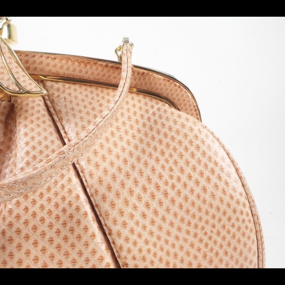 Collectable Judith Leiber Lizard Purse-Bee Clasp - Picture 4 of 4