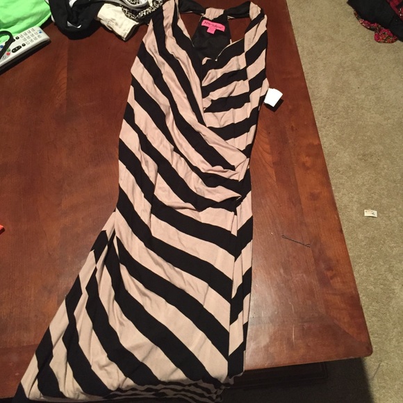 Betsey Johnson maxi high low dress
