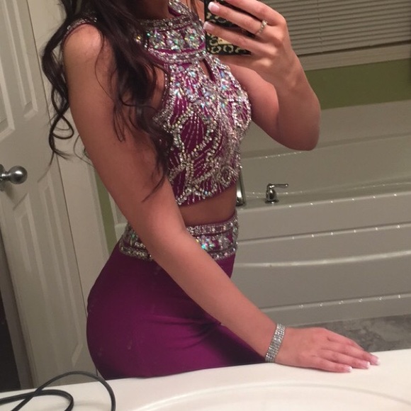 PROM DRESS 💜💜 - Picture 2 of 4
