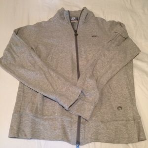 Nike lightweight jacket full of super cute details