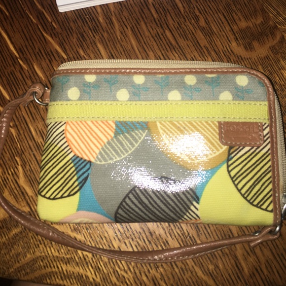 Fossil wristlet wallet