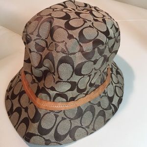 Authentic coach boat hat