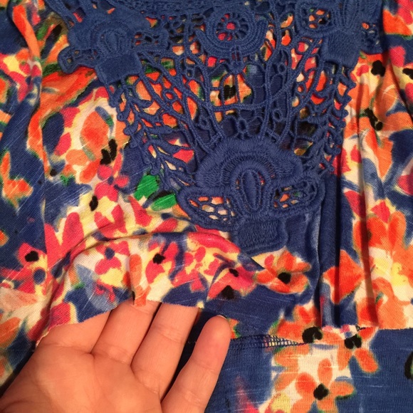 Cute floral tank from kohls - Picture 2 of 3