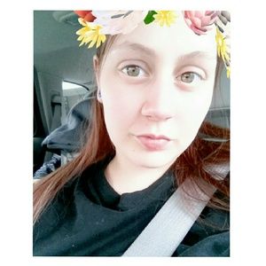 Meet your Posher, Alexis