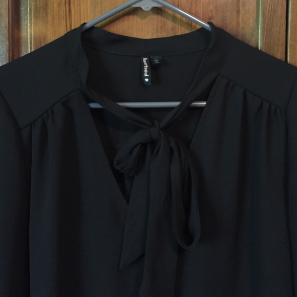 Black blouse - Picture 2 of 3