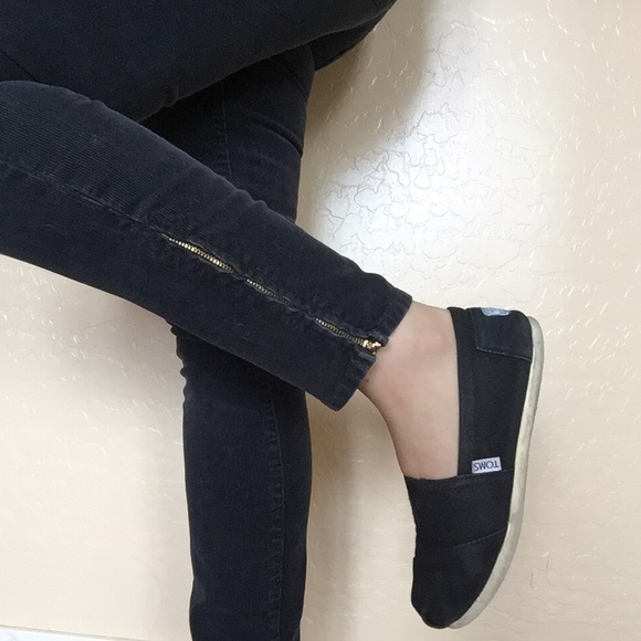 • J. Crew • Corduroy Pants - Picture 3 of 4