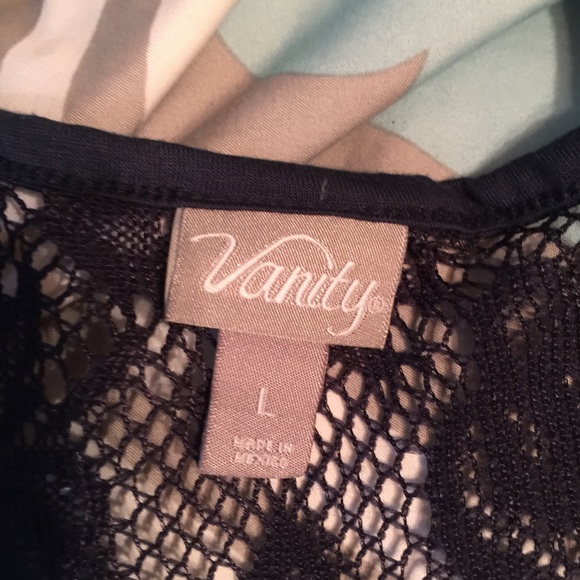 Really cute print tank top size large - Picture 3 of 3