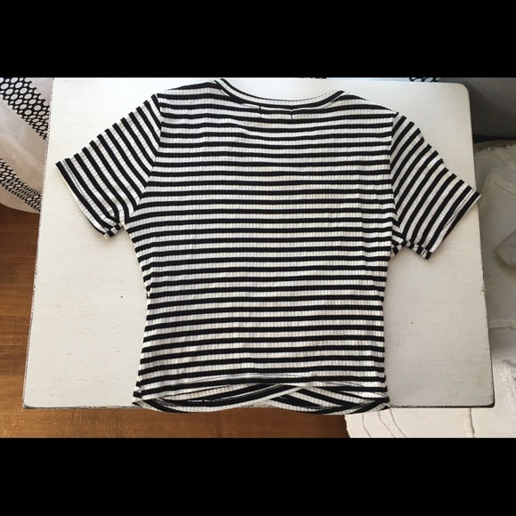 Cropped shirt - Picture 2 of 2