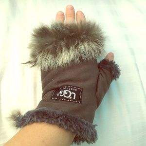 Ugg gloves