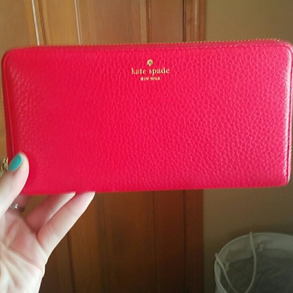 Kate spade wallet - Picture 1 of 2