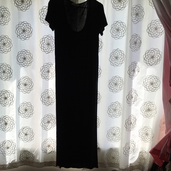 Slit side black shirt