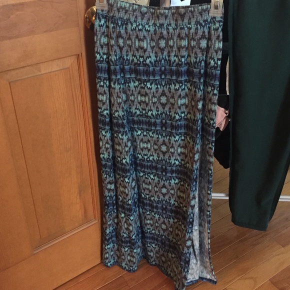 American Eagle Maxi skirt