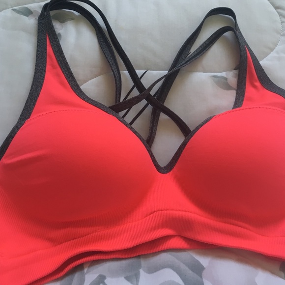 Victoria secret bra size Medium