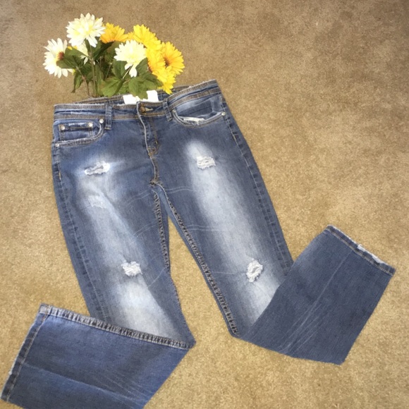 DOLLHOUSE DISTRESS JEANS