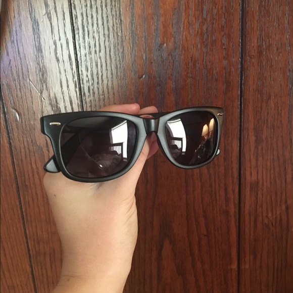 Black polarized sunglasses