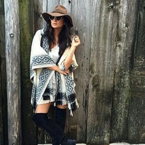 Ecote Blanket Poncho Jacket