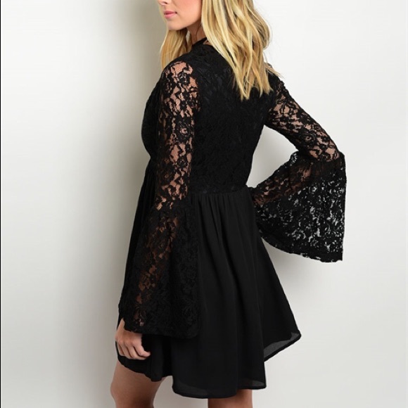 🚨LAST CHANCE🚨LAST ONE Bell Sleeve Dress - Picture 3 of 3