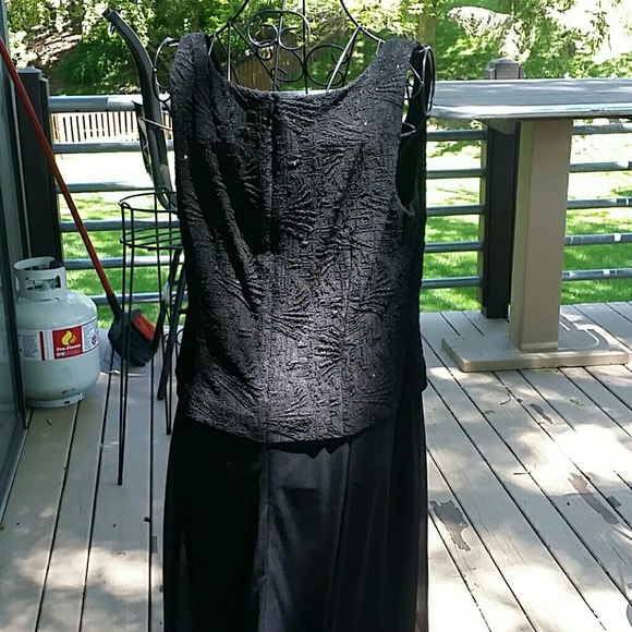 Evening formal dress - Picture 3 of 4
