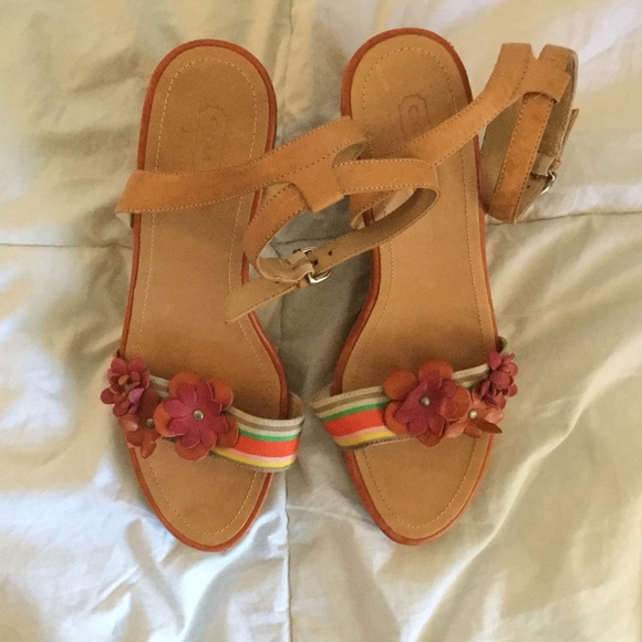 Coach wedges🌻