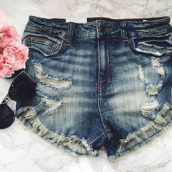 Festival • Cutoff Denim Shorts - Picture 2 of 3