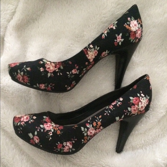 Floral Pumps