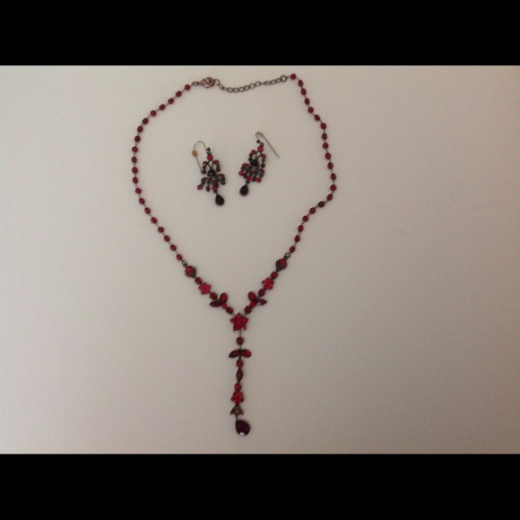 🌷SALE🌷Fashion jewelry-red necklace & earring set